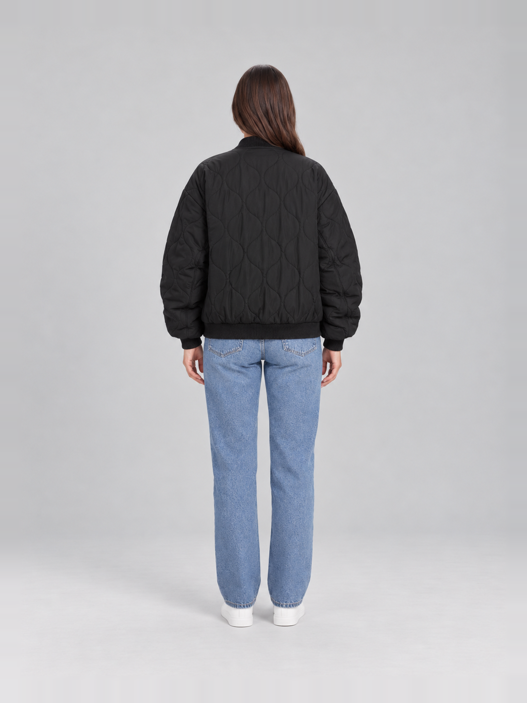 Blouson bomber femme noir, vue de dos