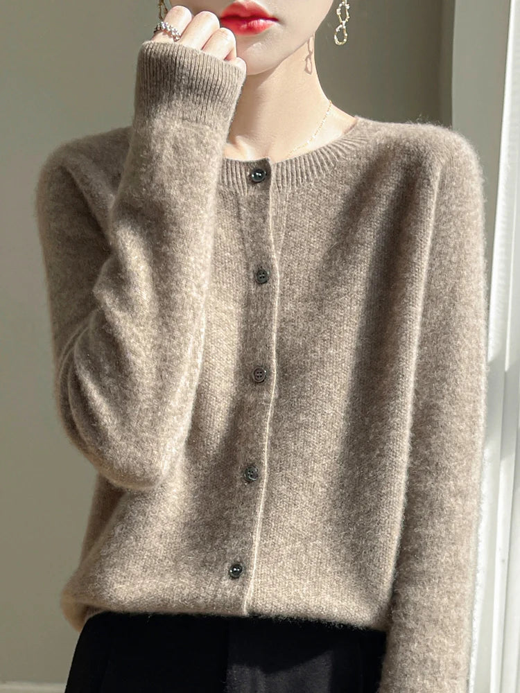 Gilet en Maille Fine de Coton Col Rond – Taupe