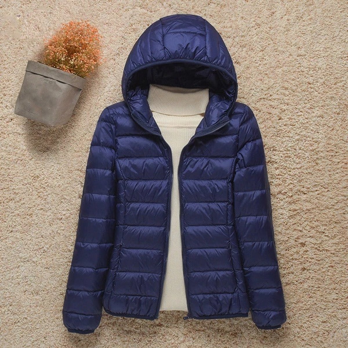 Doudoune Légère Compressible à Capuche – Bleu marine