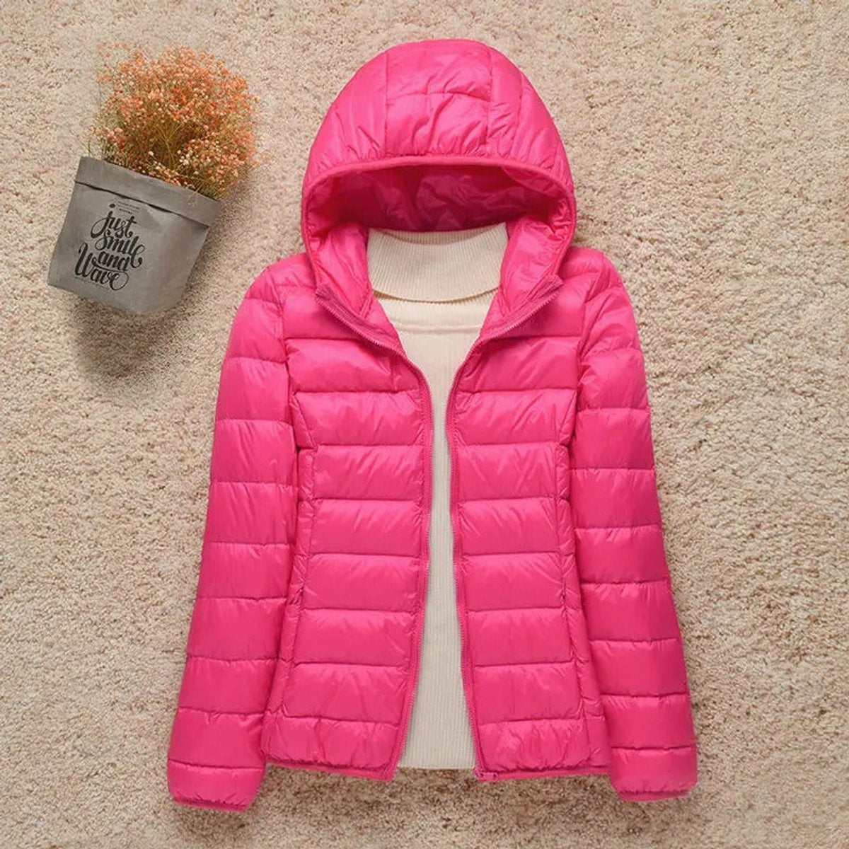 Doudoune Légère Compressible à Capuche – Fuchsia
