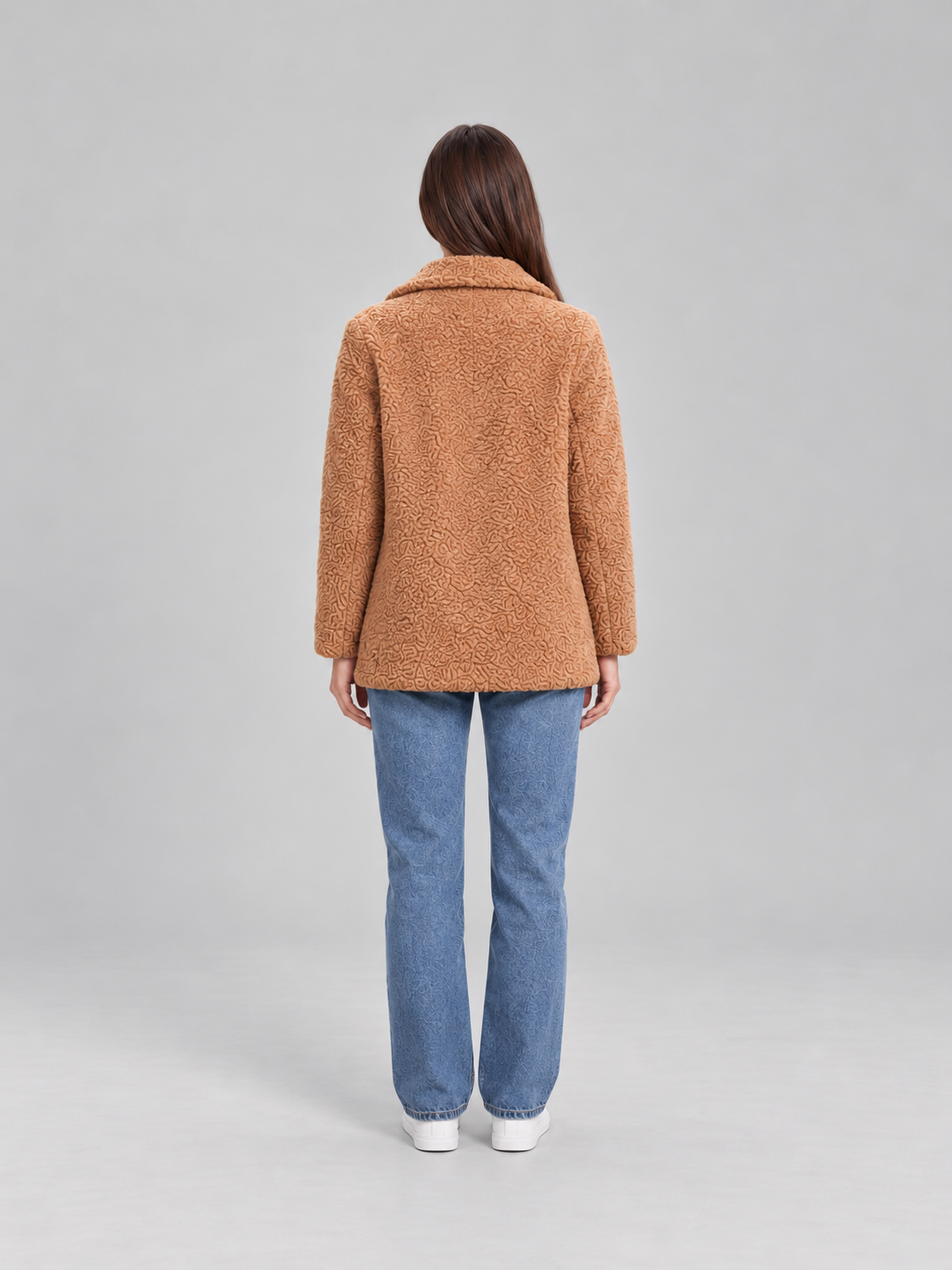 Veste teddy courte femme camel, vue de dos