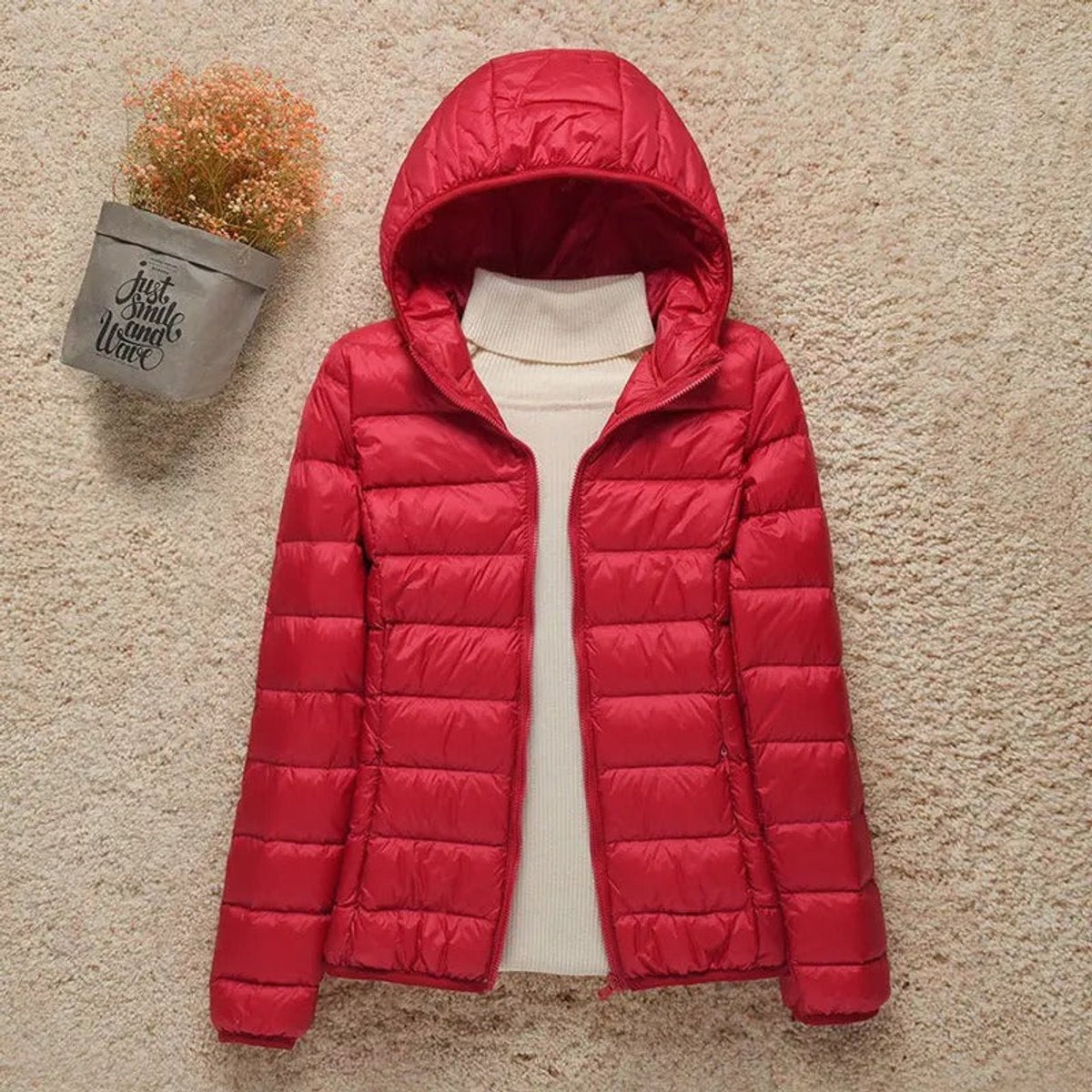 Doudoune Légère Compressible à Capuche – Rouge